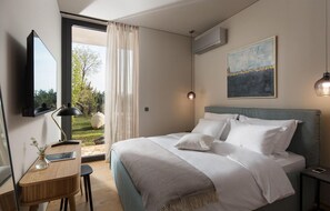4 bedrooms, iron/ironing board, travel cot, free WiFi
