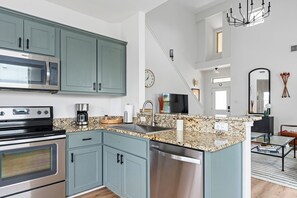 Fridge, microwave, oven, stovetop - Rodeo Inn | Long Terms Welcome (Fredericksburg)