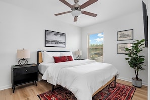 3 bedrooms, desk, iron/ironing board, free WiFi - Rodeo Inn | Long Terms Welcome (Fredericksburg)