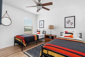 3 Schlafzimmer, Schreibtisch, BĂŒgeleisen/BĂŒgelbrett, kostenloses WLAN