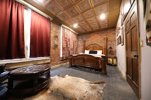 9 habitaciones, tabla de planchar con plancha, wifi y ropa de cama