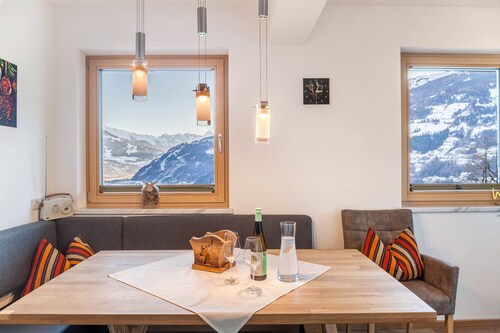 Holiday Apartment "Bergglück Stummerberg" with Mountain View, Private Terrace & Wi-Fi