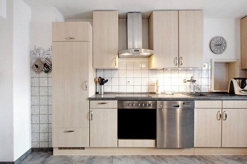 Holiday Apartment "Sink" with Private Terrace, Private Garden & Wi-Fi