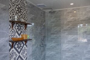 Standard Double or Twin Room | Bathroom - Villa Namkhan Heritage (Luang Prabang)