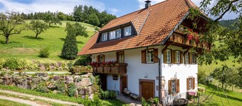 Ground floor holiday flat, 85sqm, 2 bedrooms, max. 4 persons with view of the farm garden