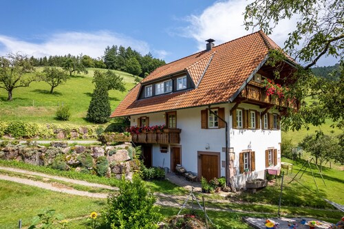 Ground floor holiday flat, 85sqm, 2 bedrooms, max. 4 persons with view of the farm garden