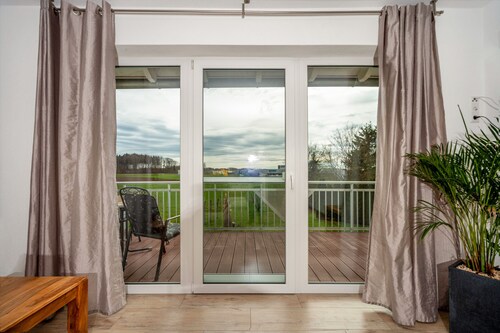 Apartment „Ferienwohnung 2“ mit Gemeinschaftsgarten, Balkon und WLAN