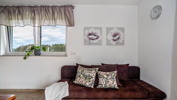 Fernseher, DVD-Player, Stereoanlage