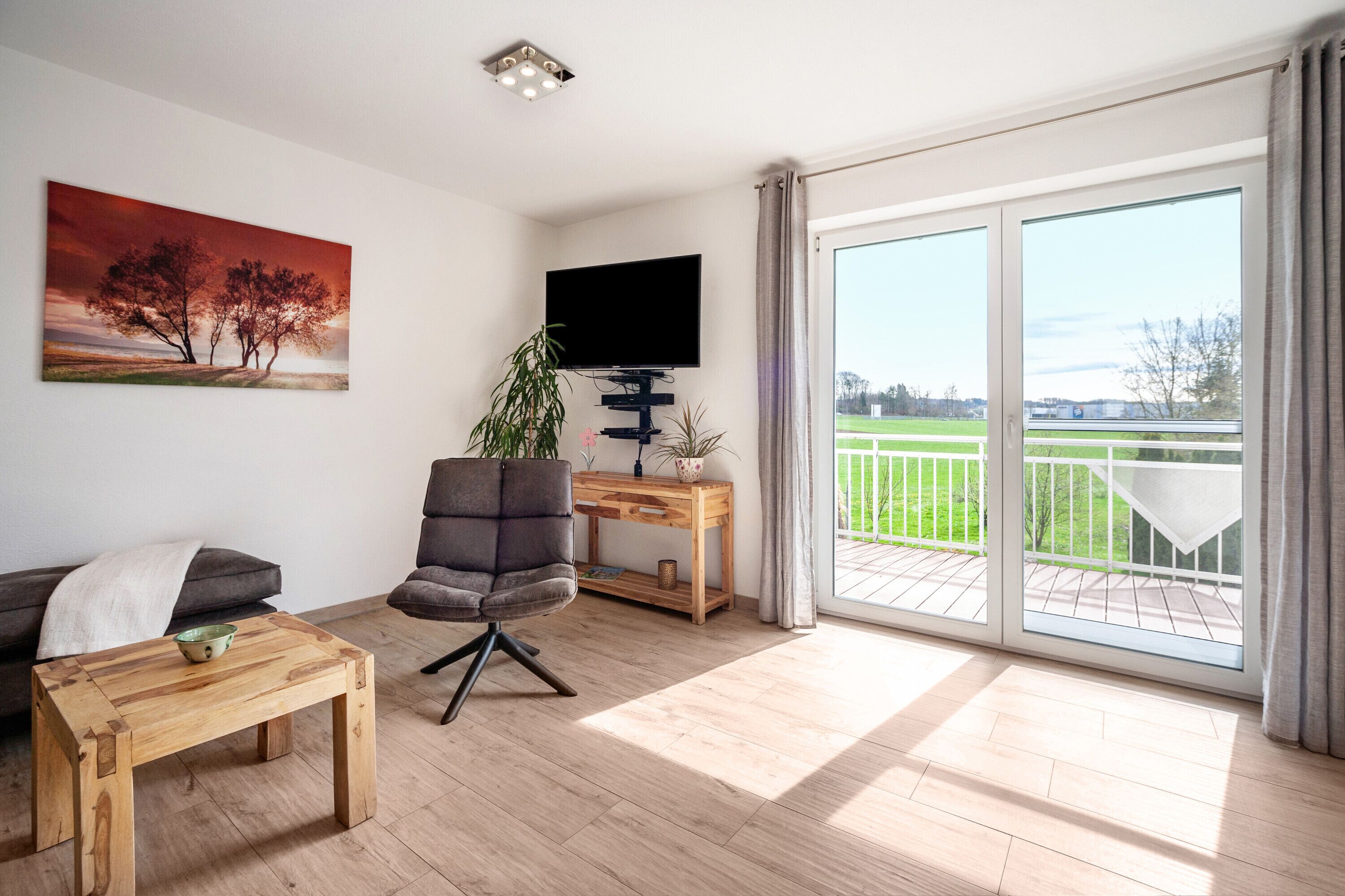 Fernseher, DVD-Player, Stereoanlage