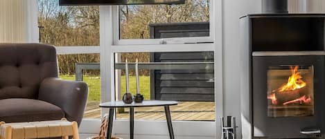 Televisie en een open haard