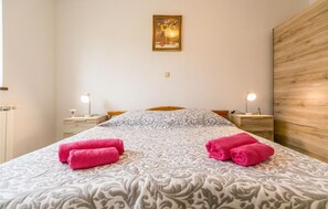 1 bedroom, in-room safe, free WiFi, bed sheets