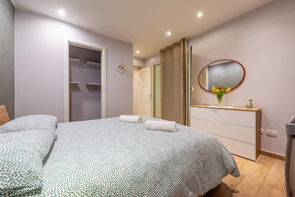 1 soverom, strykejern/-brett, wi-fi (inkludert) og sengetøy