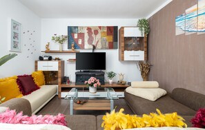 TV, DVD-spiller og bordtennis