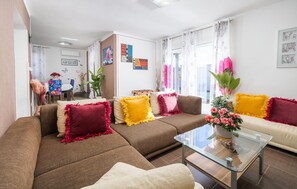 TV, DVD-spiller og bordtennis