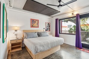 1 slaapkamer, een strijkplank/strijkijzer, wifi, beddengoed
