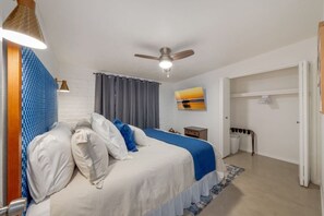 2 bedrooms, desk, iron/ironing board, travel crib