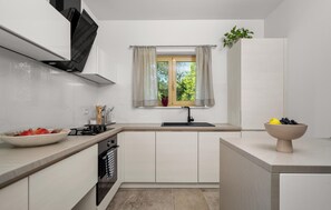 Frigorifero, forno, lavastoviglie, macchina per tè/caffè