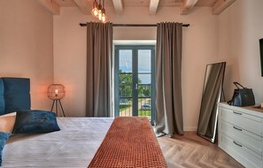 4 bedrooms, travel cot, free WiFi, bed sheets - Stunning home in Pula (Pula)