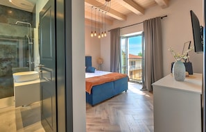 4 habitaciones, cuna de viaje, wifi gratis y ropa de cama