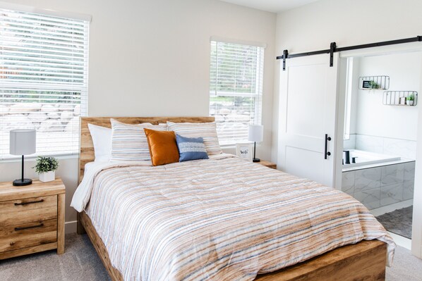 3 bedrooms, iron/ironing board, WiFi, bed sheets