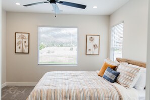 3 habitaciones, tabla de planchar con plancha, wifi y ropa de cama