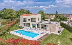 Exterior - Stunning home in Tinjan with sauna (Tinjan)