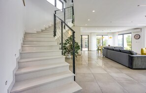 Interior - Stunning home in Tinjan with sauna (Tinjan)