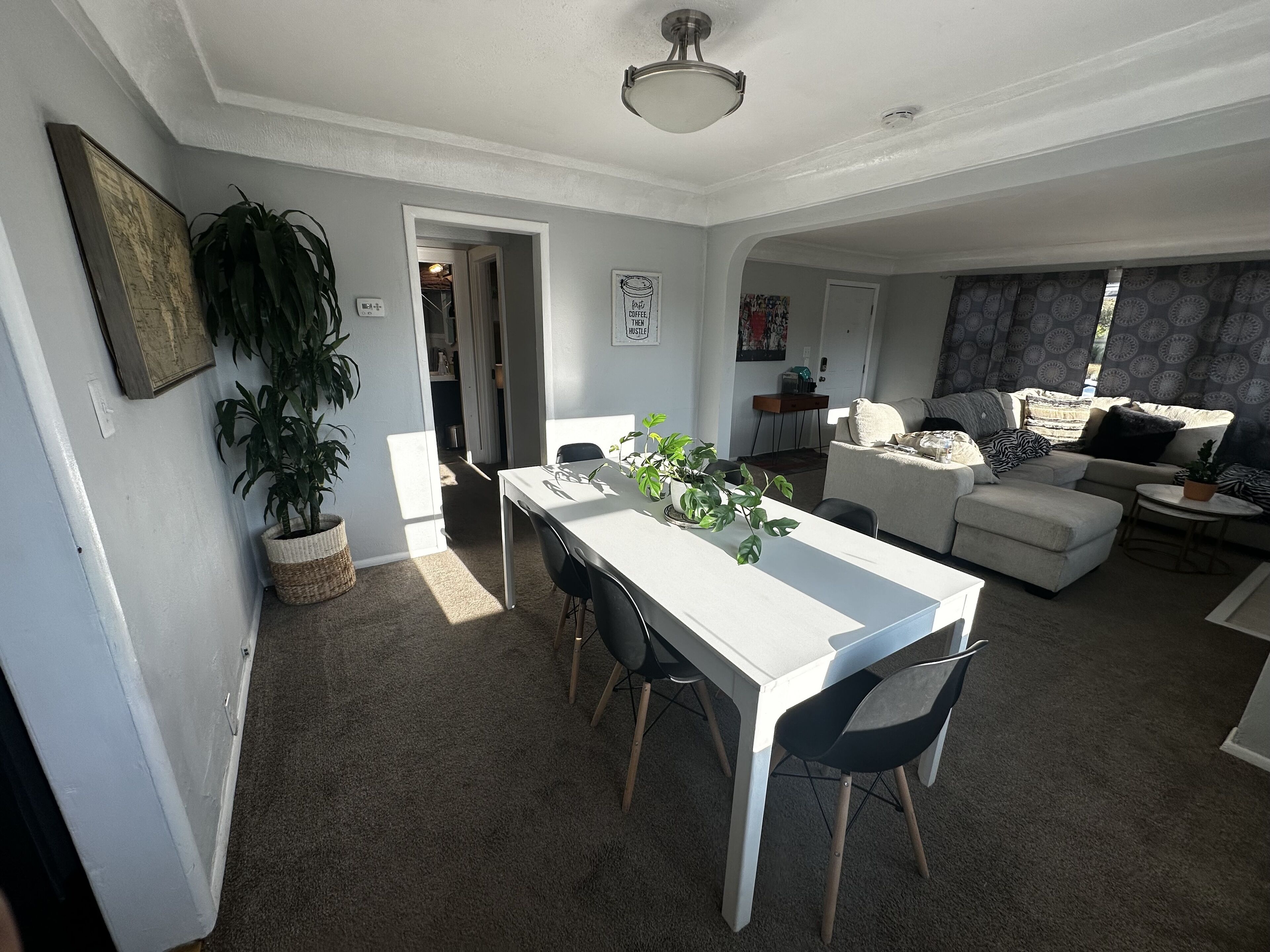 40-吋智慧型電視、數位頻道、Netflix、Hulu