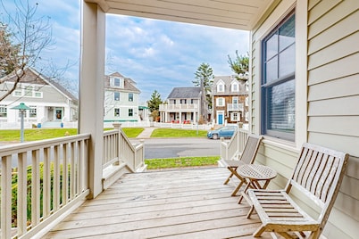 Lovely Seabrook property with carriage house, yard, & child-friendly amenities