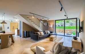 Fernseher, Kamin, DVD-Player, Stereoanlage