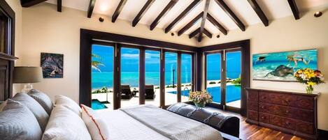 4 bedrooms, desk, iron/ironing board, travel crib