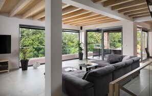 TV, fireplace, DVD player, table football