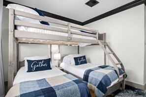 4 bedrooms, iron/ironing board, WiFi, bed sheets