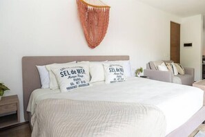 Iron/ironing board, free WiFi, bed sheets - Ocean View Studio in the Heart of Playa del Carmen with Rooftop Infinity Pool (Playa del Carmen)