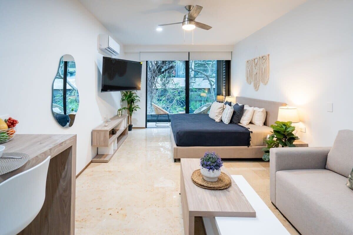 办公桌、熨斗/熨衣板、免费 WiFi、床单