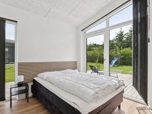 5 bedrooms, WiFi