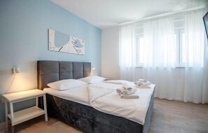 4 dormitorios, cuna de viaje, wifi gratis y ropa de cama