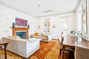 Interior - 176 C St Philip Square (Charleston)