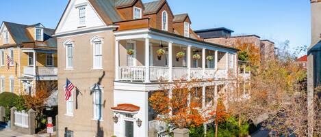 المنشأة من الخارج