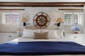 3 camere, una scrivania, ferro/asse da stiro, culla da viaggio