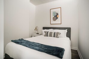 Ferros/tábuas de passar roupa, Wi-Fi, roupa de cama