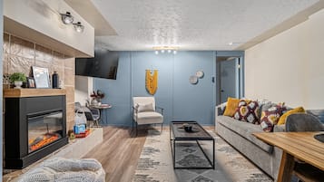 TV, fireplace, offices