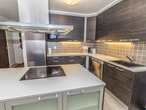 Réfrigérateur, micro-ondes, lave-vaisselle