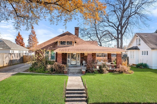 Pickleball Court Ev Power Cord Hot Tub Pool Table