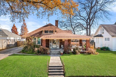 Pickleball Court Ev Power Cord Hot Tub Pool Table