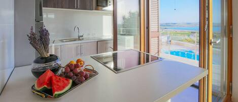 Fridge, oven, dishwasher, coffee/tea maker