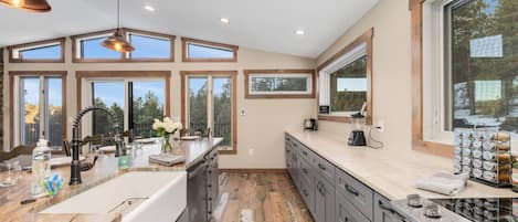 Fridge, microwave, dishwasher, coffee/tea maker