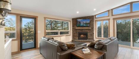 Télévision, cheminée