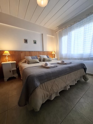 1 bedroom, travel cot, free WiFi, bed sheets