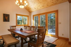 Dining - Getaway ll by Velo (Angel Fire)